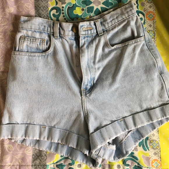 American Apparel Pants - 💦 AMERICAN APPAREL HIGH WAISTED MOM SHORT💦